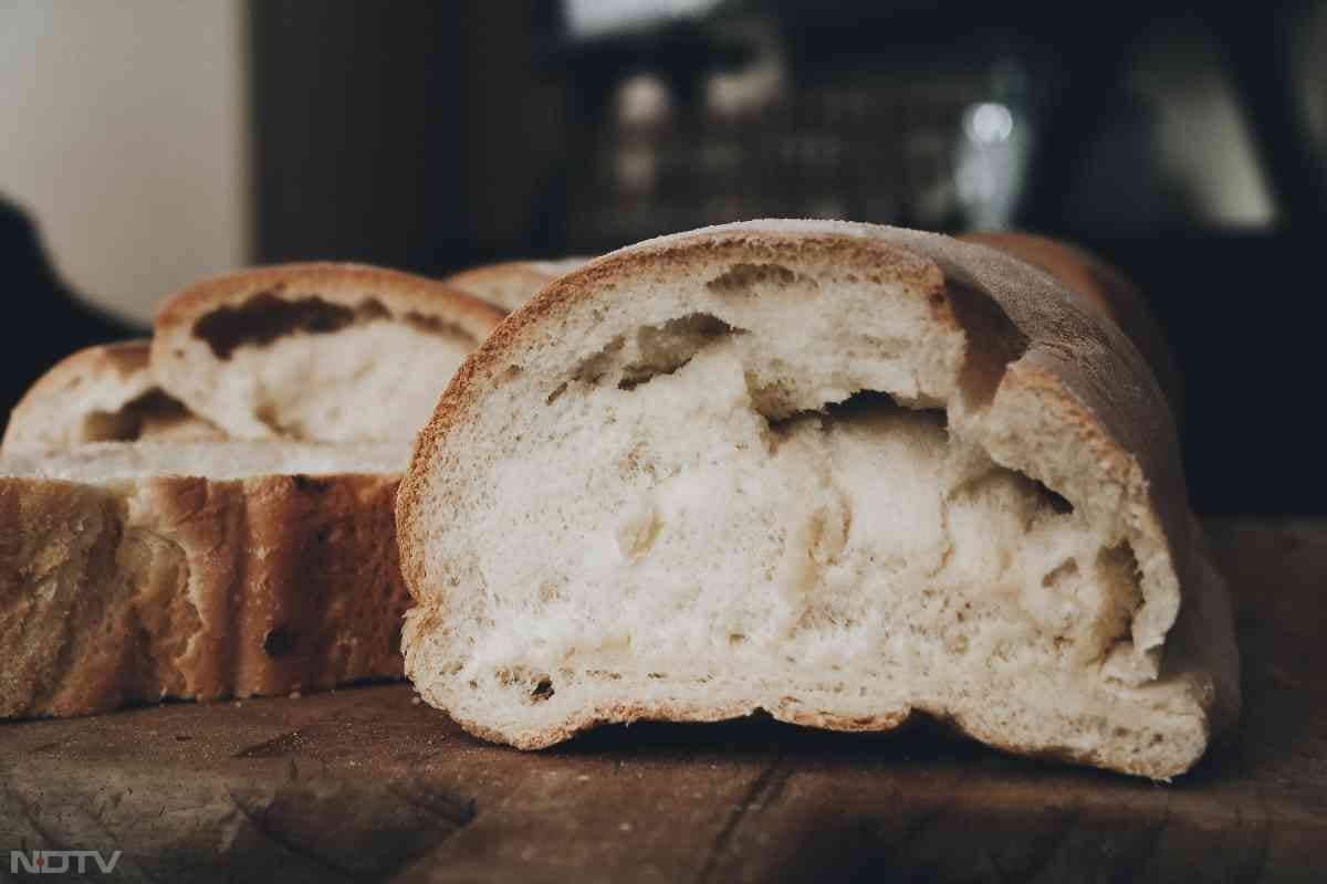 जानें बासी ब्रेड का कैसे कर सकते हैं यूज.