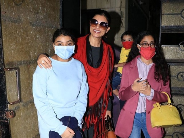 Sushmita Sen's Day Out With Her Family