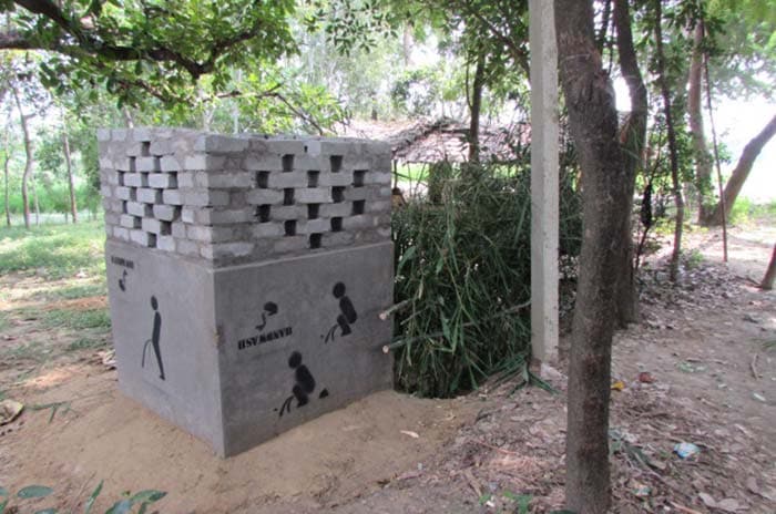 This Is How An American Woman Is Challenging Open Defecation In Rural India