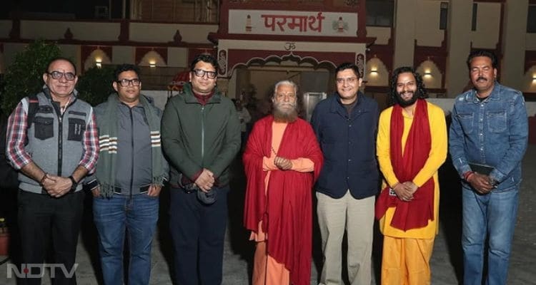 Swami Chidanand Saraswati, President and Spiritual Head, Parmarth Niketan Ashram, Ravi Bhatnagar, Director, External Affairs and Partnerships SOA, Reckitt, along with Wash Alliance have joined hands to spread the message of health and hygiene at Maha Kumbh 2025.