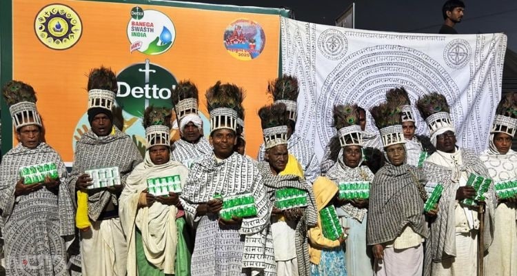 Dettol Banega Swasth India distributes soaps, sets up handwashing stations, and spreads awareness to promote hygiene at this historic event.