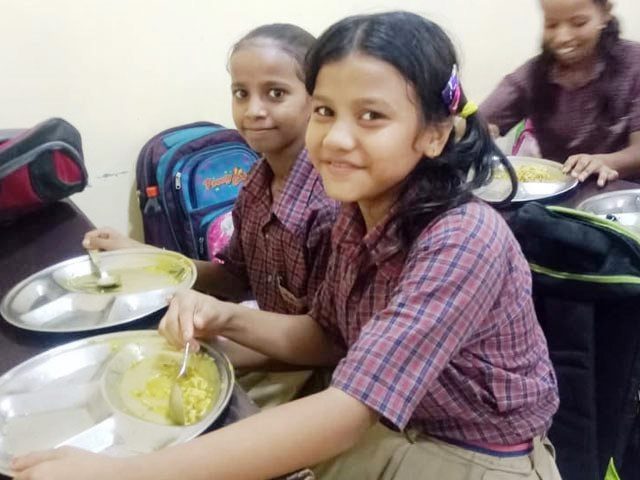 Gurgaon's Diksha School Fights Malnutrition By Feeding Mid-Day Meals To 400 Children