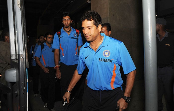 Sachin Tendulkar arrives in South Africa at Johannesburg airport ahead of the ICC Champions Trophy 2009. The master batsman enters the multi-nation event riding on his confident knocks during the tri-series in Sri Lanka (AFP Photo)