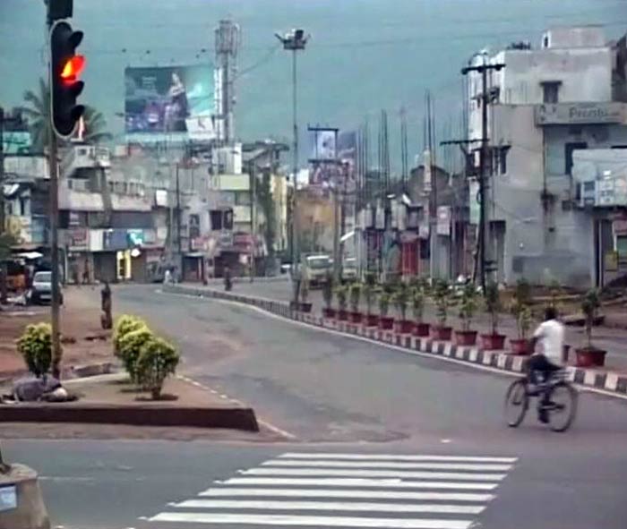 No vehicles were seen on major roads in Visakhapatnam.