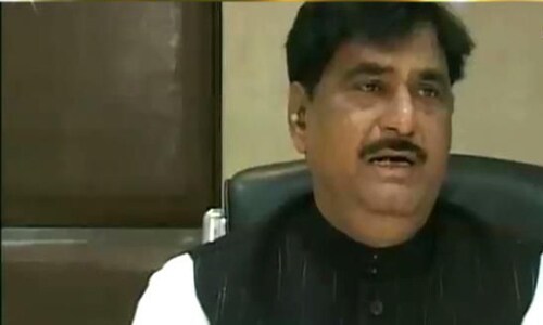 Gopinath Munde, BJP vice president says that the "warring Thackerays" affected the election outcome.