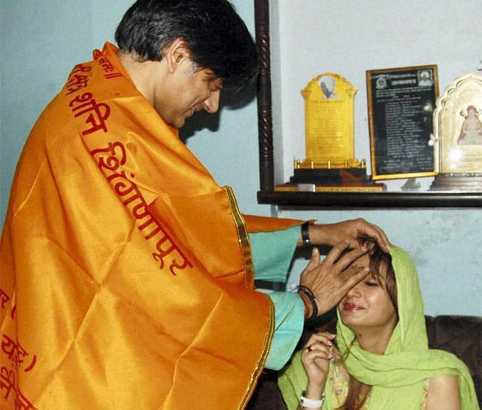 Hotel officials confirmed that Sunanda and her relatives were booked at the exotic palace. "We have booked the luxurious Vengunad suite for them. In all, five such suites have been booked for the guests. The booking is from 5 pm (Aug 21) to 7.30 am the next day (wedding day)." (PTI Photo)