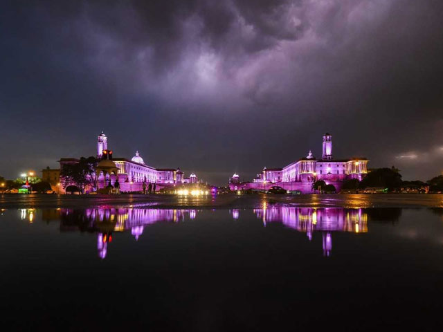 In Pics: Thunderstorm, Rain Lashes North India, Kolkata In Pics: Thunderstorm, Rain Lashes North India, Kolkata