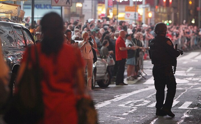 A federal official said that it was not considered a terrorist threat and that the New York Police Department had told the Department of Homeland Security to stand down.<br/><br/>The license plates on the Nissan were registered to a Ford, the police said. (AFP Photo)