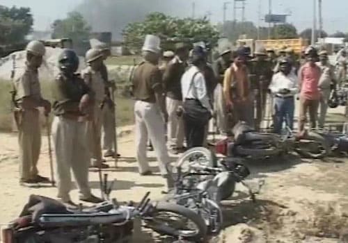 As the situation got out of control, the police had to resort to baton charge to control the crowd. (NDTV Photo)
