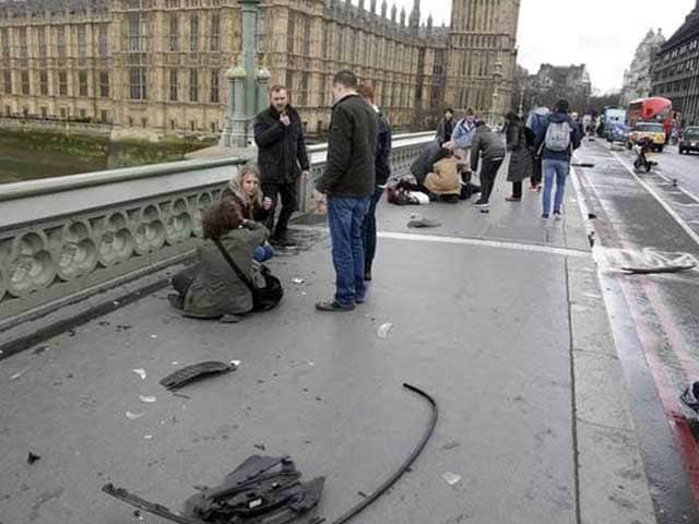 Photo : Terror in Westminster: Car-And-Knife Attack In Heart Of London