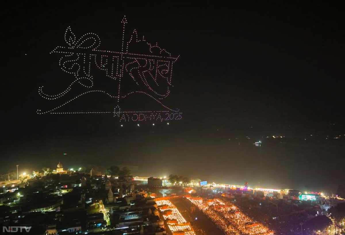 इतना ही नहीं इस त्योहार पर दीप जलाना और अंधकार को दूर करने का मतलब ये भी है कि हम सभी मनुष्य अपनी मानसिकता से भी नकारात्मकता को बाहर निकालें.
