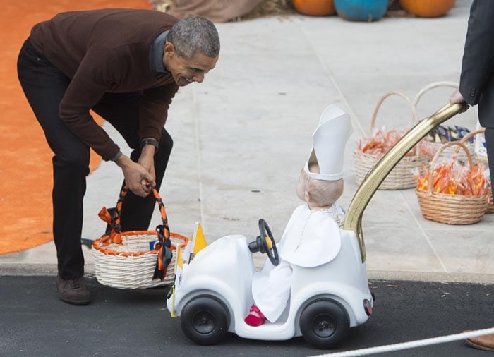 US President Barack Obama Meets Baby Pope at White House\'s Halloween Party