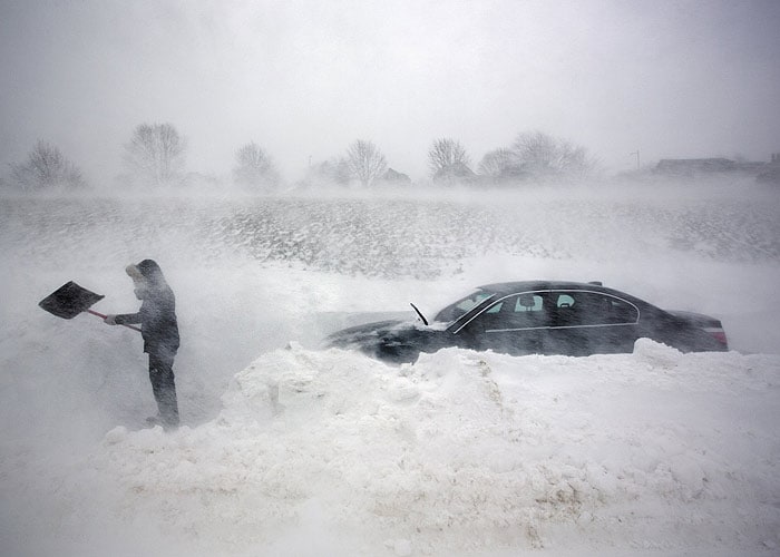 Snowstorm blankets US Northeast