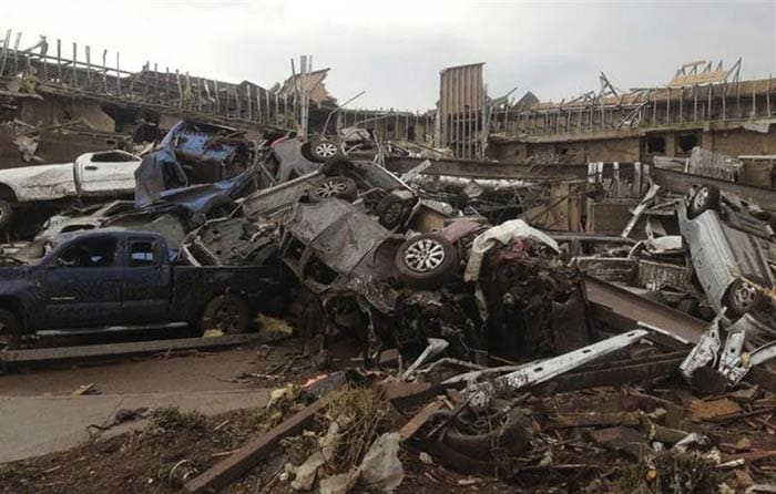 US tornado devastates Oklahoma suburb