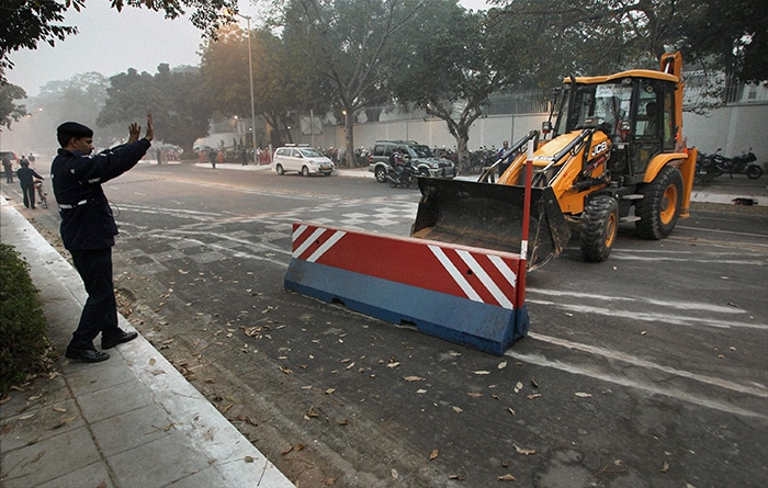 Diplomat row: Delhi Police lifts barricades outside US embassy