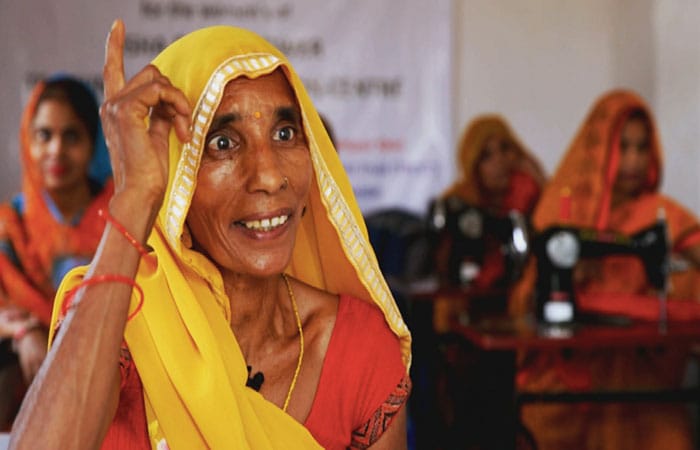 USHA and Mahila kala Kendra are paving the way for the development of rural women in Muzaffarpur, to make independent entrepreneurs of them, by helping them open their own production centres and earn a living.