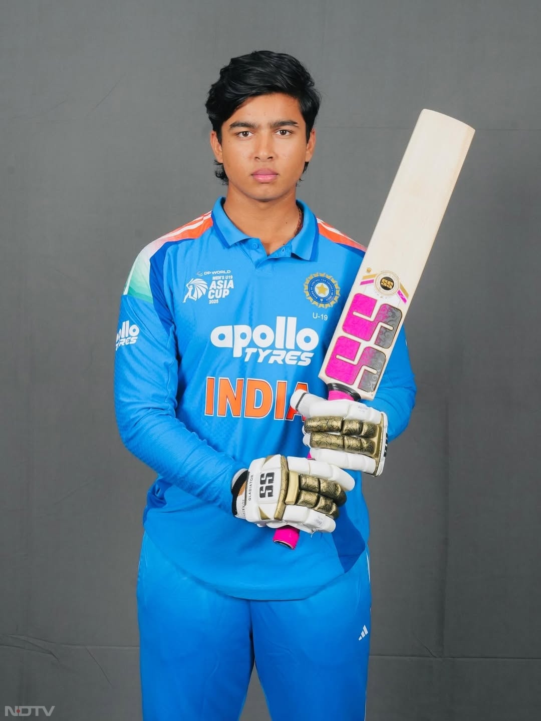 वैभव के इंस्&zwj;टाग्राम पर 2.3M followers हैं. vaibhav_sooryavanshi09/Instagram