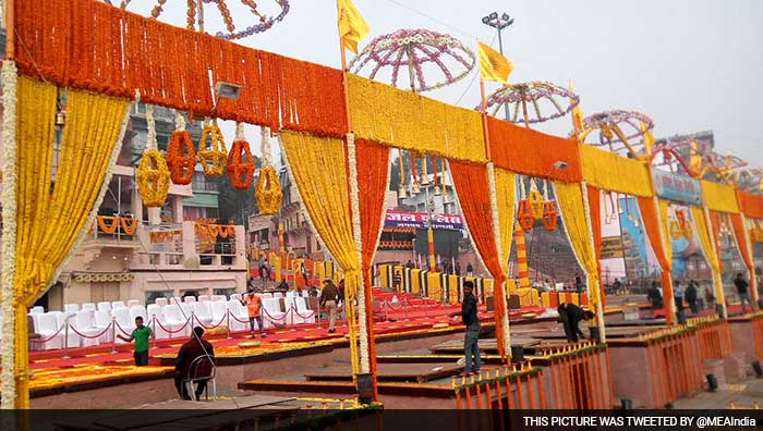 After arriving at the Babatpur airport, the prime ministers will be driven to the Dashashwamedh Ghat.