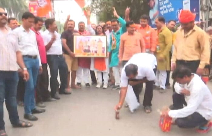 BJP Workers Celebrate In Varanasi As PM Modi Leads In Vote Count From His Seat