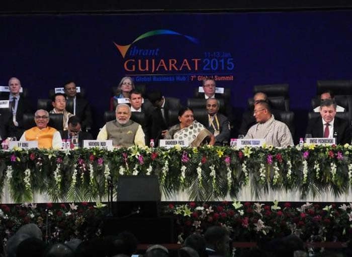 Governor of Gujarat OP Kohli (extreme left), Prime Minister Narendra Modi and Gujarat Chief Minister Anandiben Patel at the Vibrant Gujarat Summit 2015.(Photo courtesy:@vibrantgujarat)