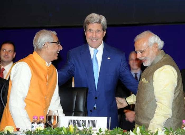 Governor of Gujarat OP Kohli (left), US Secretary of State John Kerry, Prime Minister Narendra Modi at the Vibrant Gujarat Summit 2015.(Photo Courtesy: PIB)