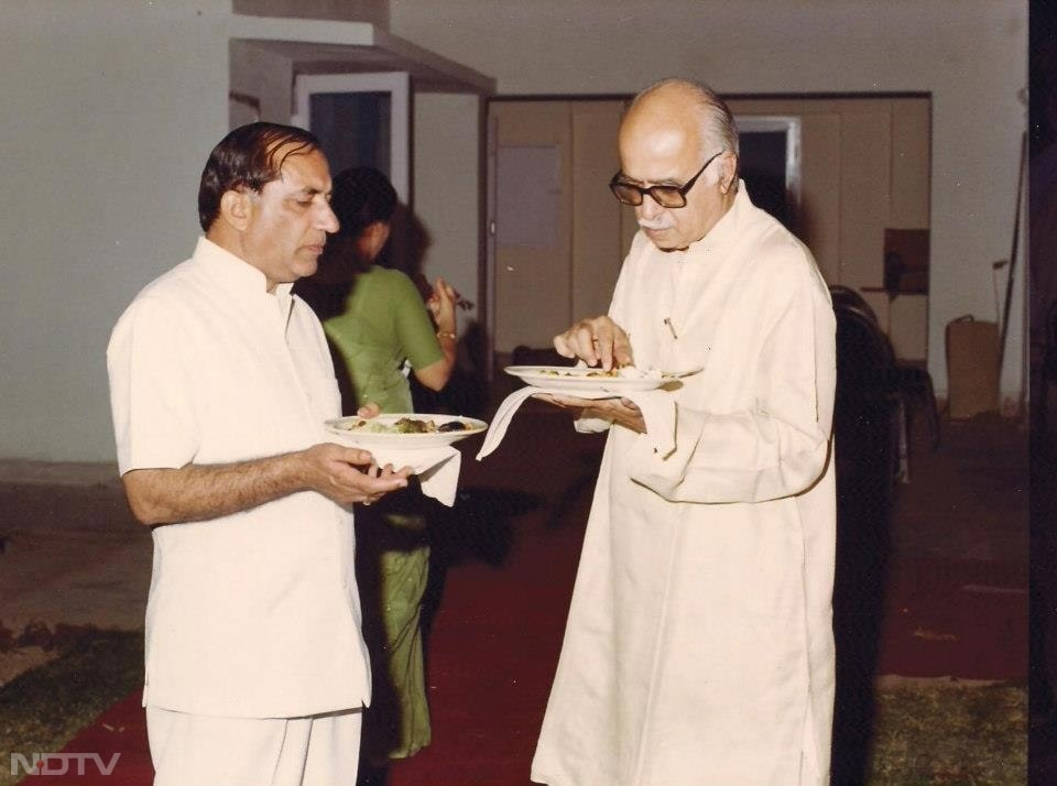 कुमार मल्होत्रा ​​दिल्ली प्रदेश जनसंघ के अध्यक्ष (1972-75) और दो बार दिल्ली भाजपा के प्रदेश अध्यक्ष (1977-80, 1980-84) चुने गए थे.