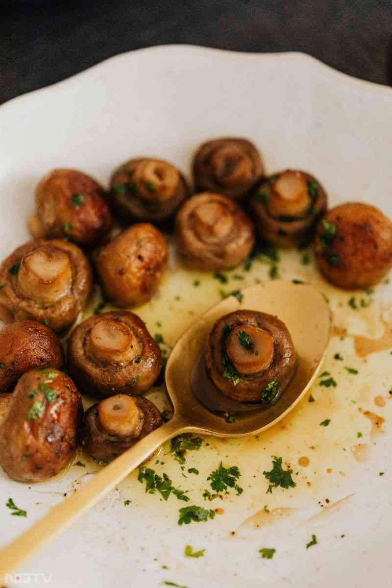 धूप में सुखाए गए मशरुम में विटामिन डी की मात्रा ज्यादा होती है.