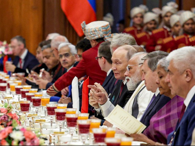 रूसी राष्ट्रपति को परोसे गए ये लजीज भारतीय व्यंजन, देखें मेन्यू कार्ड में क्या-क्या था