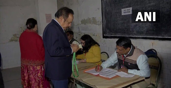 Delhi MCD Election 2022: एमसीडी चुनाव के लिए वोटिंग जारी, वोटिंग को लेकर लोगों में जबरदस्त उत्साह