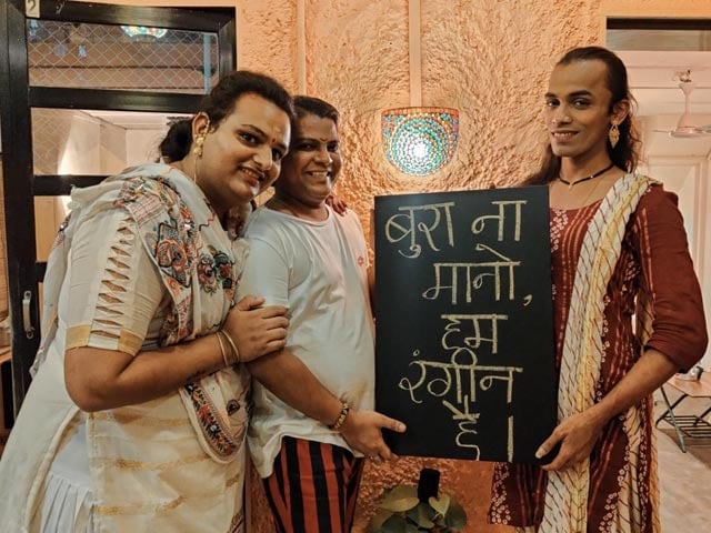 Photo : Welcome To 'Bambai Nazariya', A Cafe In Mumbai Run By Transgender People