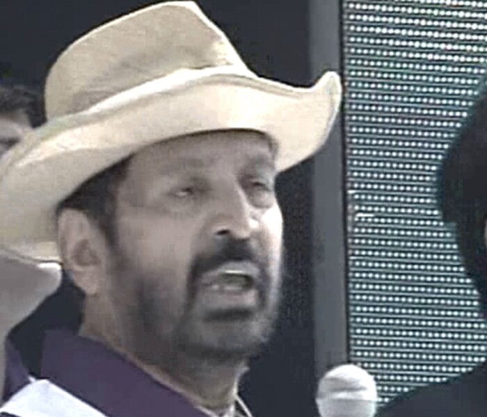 "It's a big day for India and Pakistan. It is because of Pakistan's efforts that India got the Games and it shows that our relationship with Pakistan will improve if we concentrate on the sporting angle," added Kalmadi.