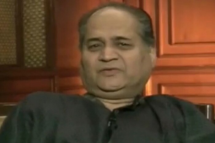 <b>Bajaj Auto Chairman Rahul Bajaj on prospects of making small car:</b><br><br> A car at a cost of less than Maruti 800 is not going to work... My son Rajeev may not like to sell a car with EBIDTA less than 20 per cent. <br><br> This year, we are going to sell four million two wheeler-three wheelers together. So why should we focus only to sell 20,000 units of a car. It doesn't make sense. Unless we can sell about 200,000 units per year, it will not be feasible.