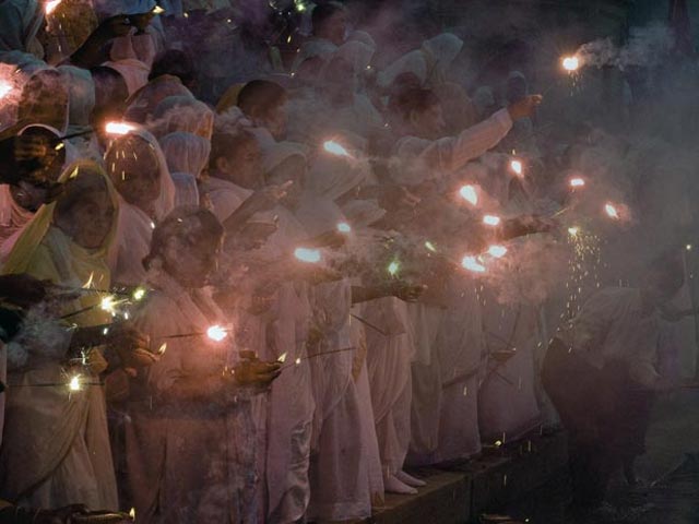Photo : Widows in Vrindavan Celebrate Diwali