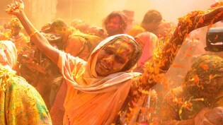 वृंदावन में फूलों की होली कब खेली जाएगी, जानिए इसके पीछे का कारण और महत्व