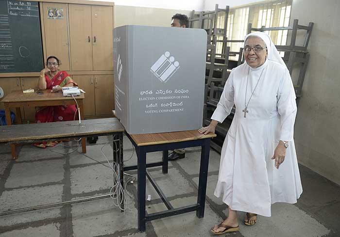 लोकसभा चुनाव: पहले चरण के लिए हुए मतदान में महिलाओं ने लिया बढ़-चढ़कर हिस्सा