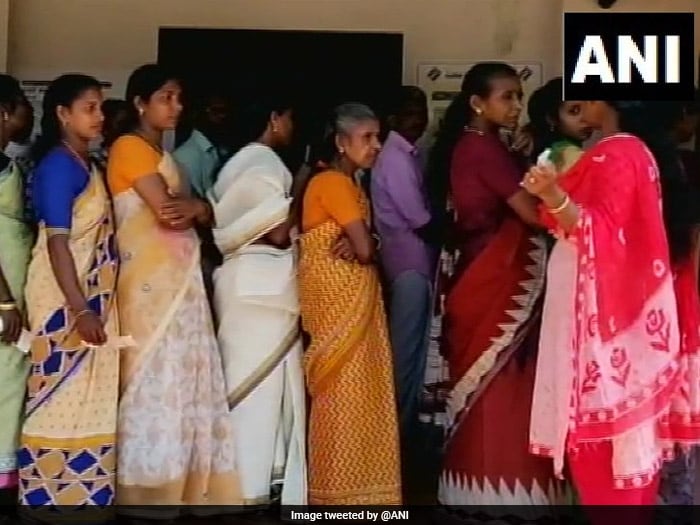 Photo : Women Turn Out In Huge Numbers As India Votes In Third Phase Of Lok Sabha Polls