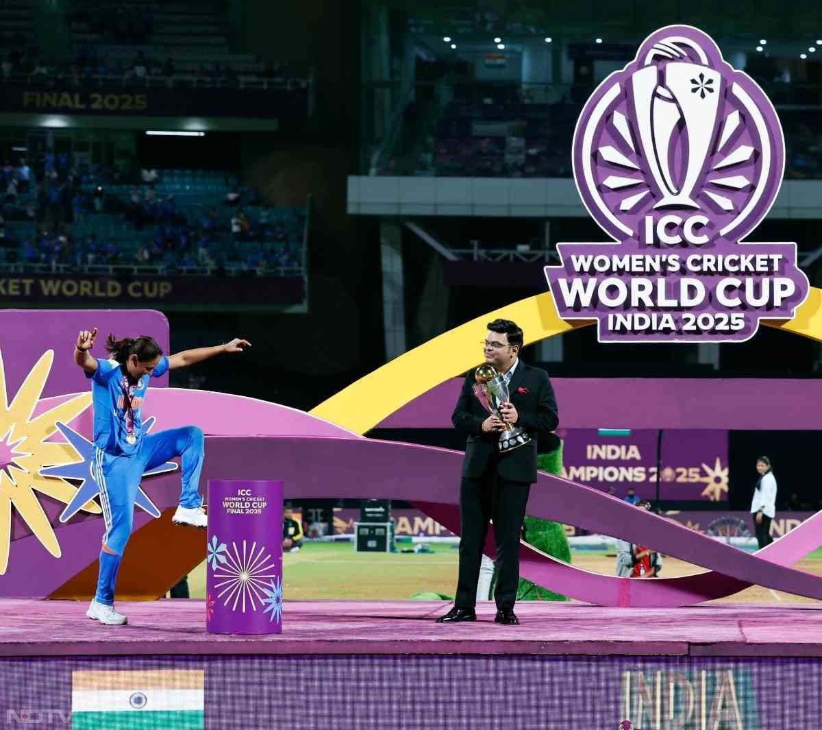 Women World Cup 2025 : विश्व विजेता हैं हम! दुनिया ने देखा भारत के 'बेटियों' का दम, जश्न की शानदार तस्वीरें देखिए