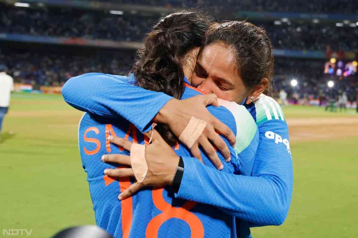 बधाई बेटियो... जीत के बाद हर आंख में खुशी के आंसू