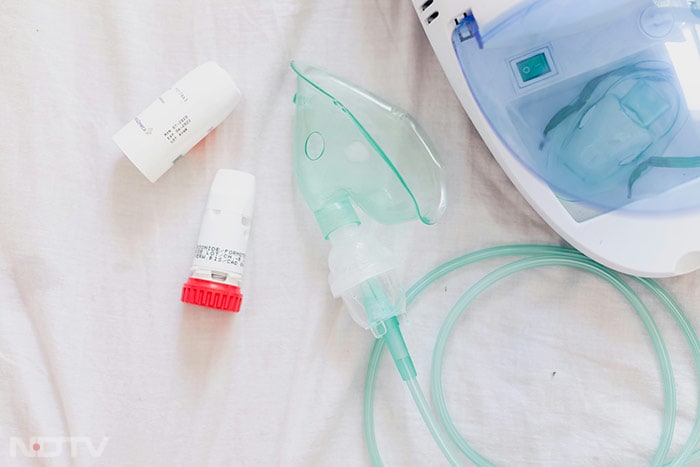 The family members of an asthma patient need education to understand more about their condition. This includes their treatment options, triggers to avoid, and how to manage their symptoms at home. (Unsplash)