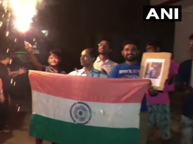 विश्व कप: भारत ने पाकिस्तान को 89 रनों से हराया, इस अंदाज में देशभर में मनाया गया जश्न