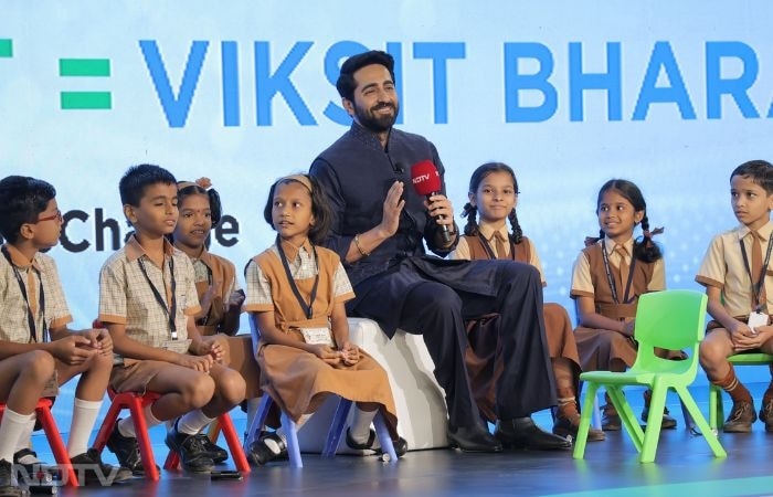 Campaign ambassador Ayushmann Khurrana kicked off the day with a lively quiz with children about health and hygiene.