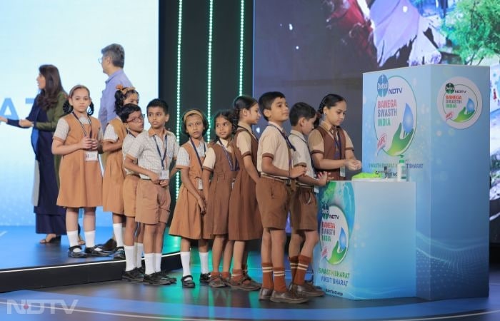 This hands-on demo turned a boring chore into a mission, as students rushed to the sinks to scrub their hands properly.
