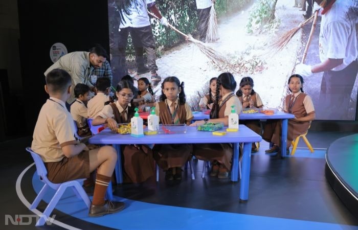 Creativity took center stage as Mrunal Shah, Founder, Sunday Bricks, Play Advocate and Bricks & Blocks Trainer, interacted with kids, showing play based learning through bricks and blocks.