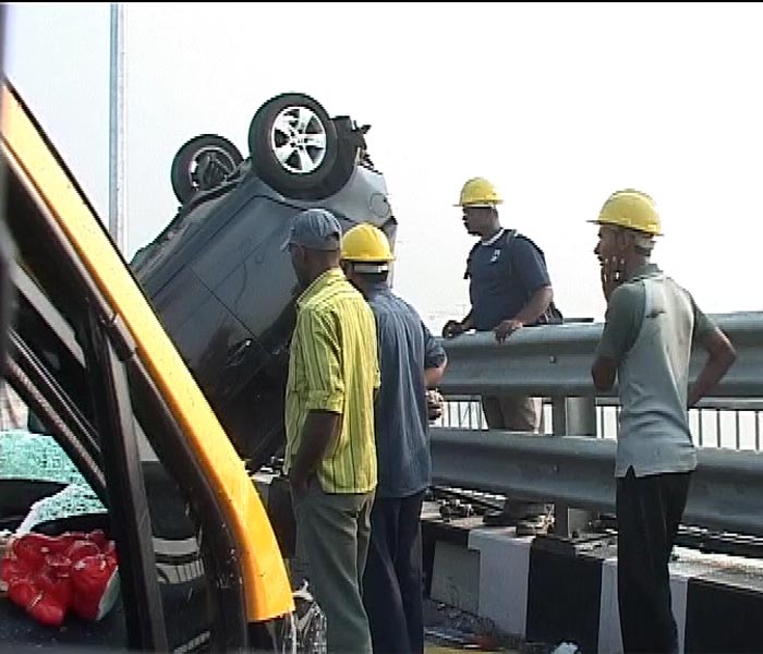 This is considered to be the first major accident on this route. The roads have been cleared and the flow of traffic is normal on the sea link.