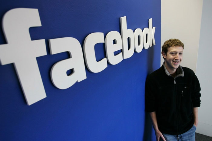 <b>The Social Network!</b><br><br>
From facing security issues, to revamping the mobile Facebook experience. From real life rumours of @facebook.com email account to reel life adaptation in one hell of a movie.  It's been a rollercoaster ride for Facebook.com. We really can't wait to get our hands on an email account that says @facebook.com. Watch out Google! Despite facing a large number of security issues in 2010, Facebook still took a strong stand against the infamous WikiLeaks supporters.