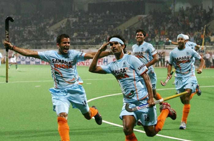 The twelfth edition of the men's hockey World Cup was held in India in New Delhi's Major Dhyan Chand National Stadium. Great amount of interest was generated in the capital for the event as India looked to win back support and admiration for it's national sport.<br><br>The tournament had twelve teams divided in two groups for the preliminary round.<br><br>Group A saw big boys Germany and Netherlands dominate proceedings as they beat rest of the competition to fight for the top spot in the group. Germany topped the Group with 11 points and moved into the semis. Netherlands though had to fend off a great challenge from South Korea who finished equal on points with the dutch but missed out on a spot in the semis due to an inferior goal difference.<br><br>Group B generated more interest as hosts India and Pakistan were pitted against each other. In a highly charged encounter, India beat Pakistan 4-1 which gave hope to the entire nation about a semi final chance.