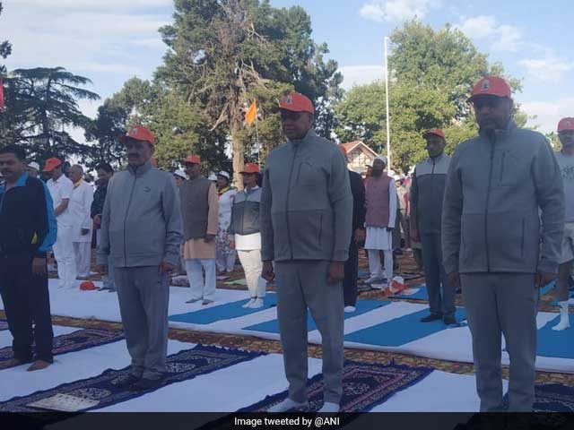 Himachal Pradesh Chief Minister Jai Ram Thakur, Governor Acharya Devvrat and others observed two minutes of silence to pay last respects to the people who died in Kullu bus accident yesterday. They are present at an event organised in Shimla on  International Da of Yoga.