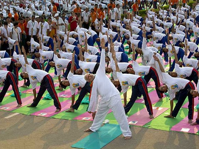At Dawn, India Stretches Together: 10 Best Pics of Yoga DayDawn, India Stretches Together: 5 Best Pics of Yoga Day