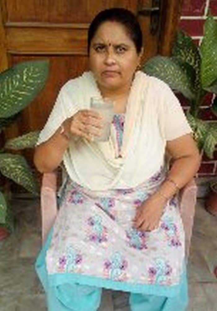 Reshma successfully completing her #MyFit100Days Fitness Challenge Week 1 - Increase Your Water Intake task.