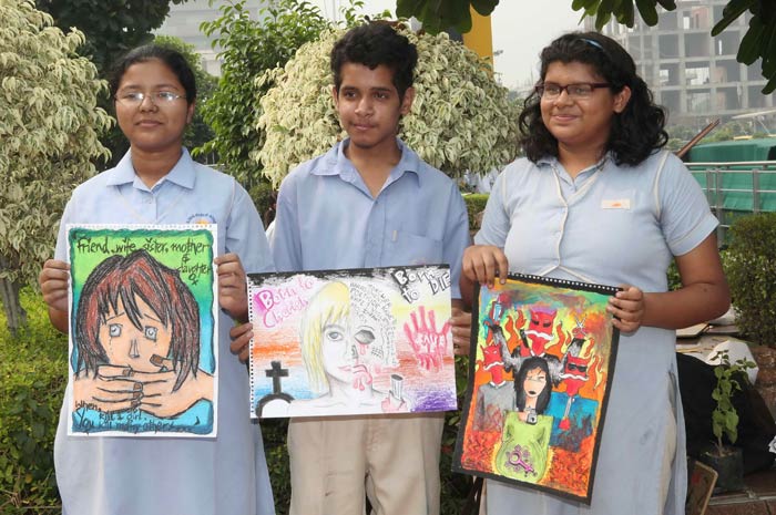 Alongside these established artists school children flocked in large numbers to get their creative hats on and paint their heart away.